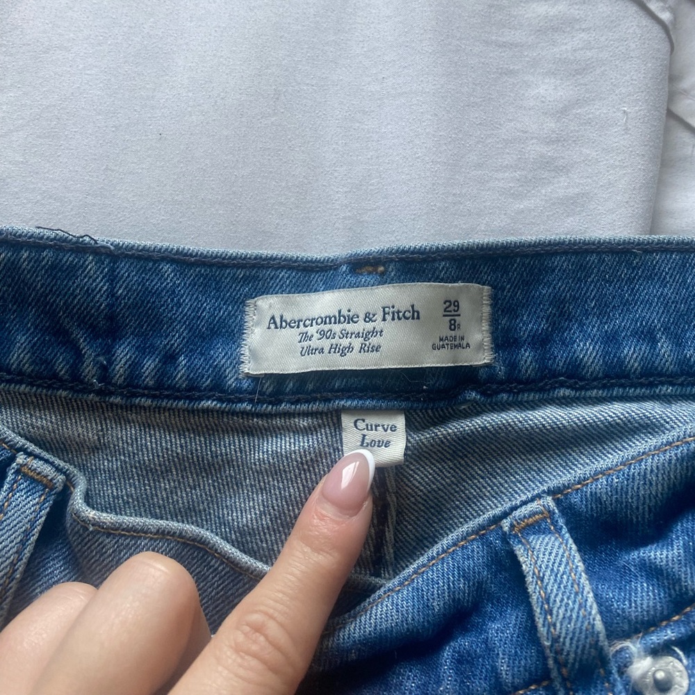 Abercrombie 90’s straight ultra high rise jeans, size 8